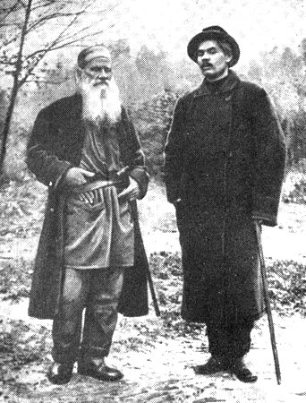 Л. Н. Толстой и А. М. Горький. Ясная Поляна, 1900 г. Фотография С. А. Толстой