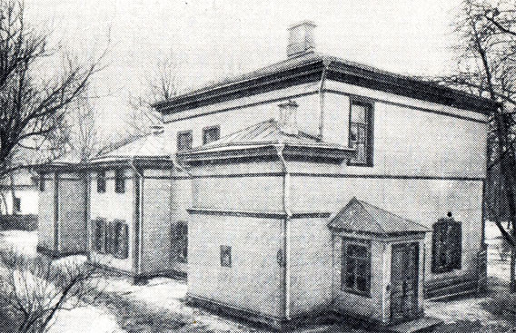 Музей-усадьба Л. Н. Толстого, где он жил с 1882 и до 1901 гг.; последний раз он был здесь за год до смерти